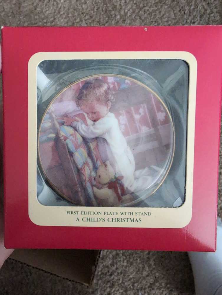 MG Boughs Of Hollywood Fuchsia