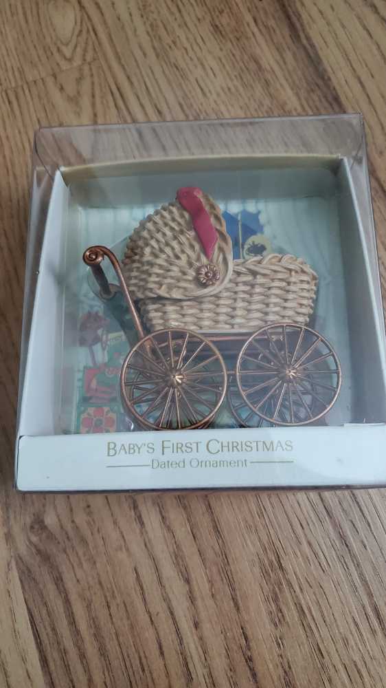 Ceramic Crackle Cream And Red Ball