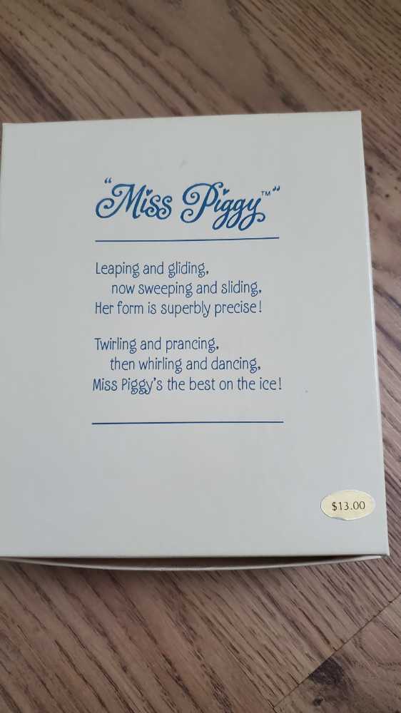Miss Piggy  ornament collectible - Main Image 3