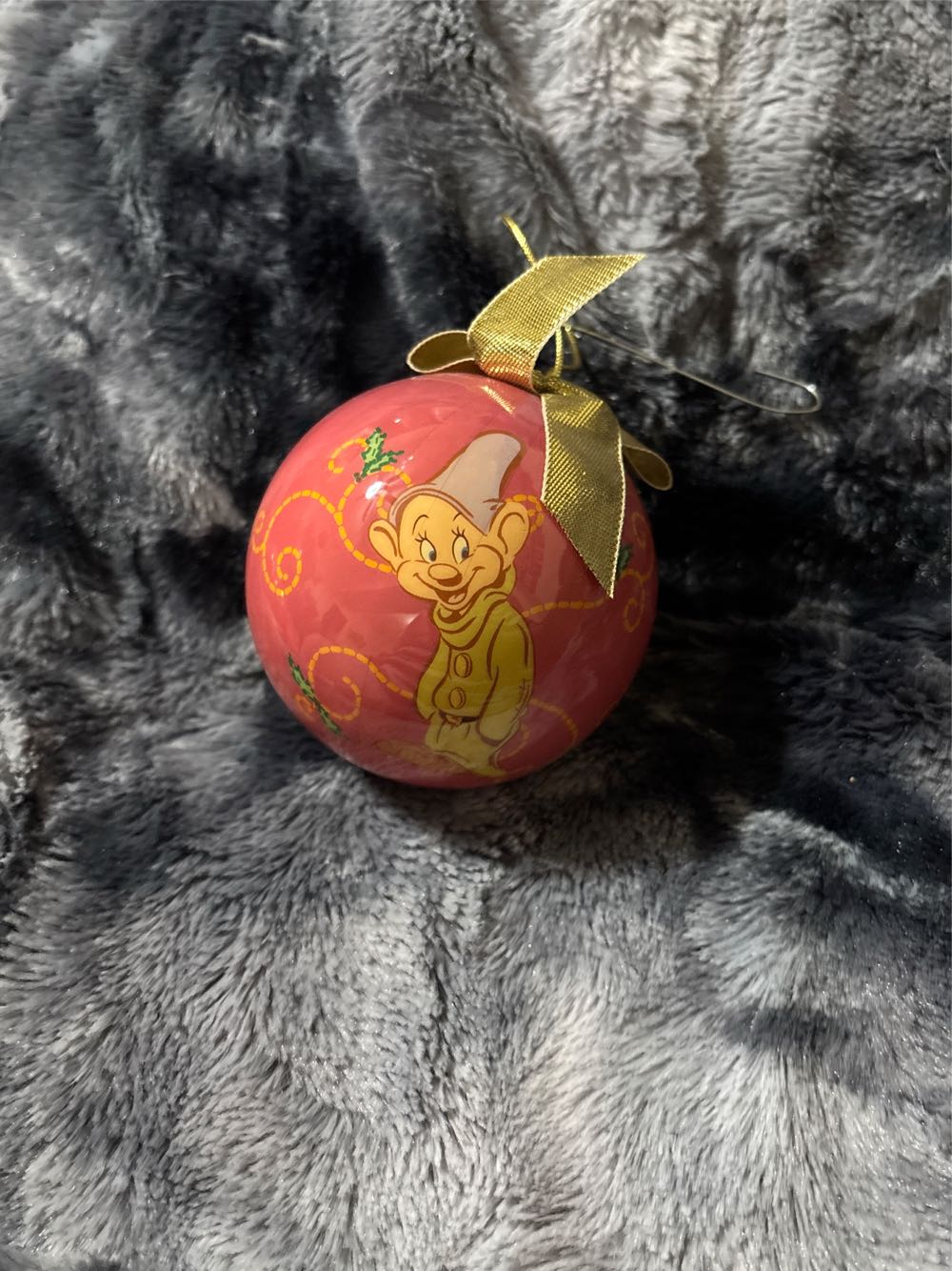 Disney Cast Member 2010 Family Holiday Ornament