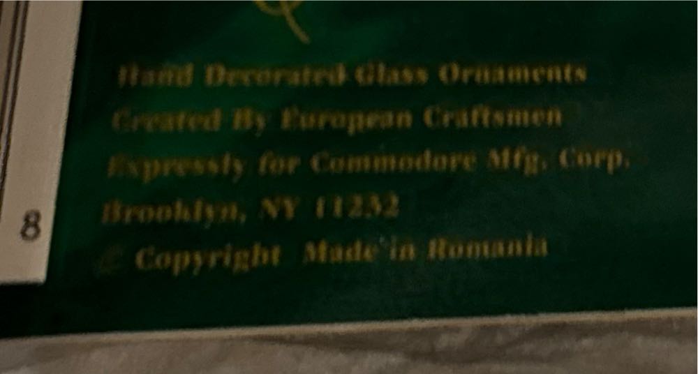 Small White Ball With Gold Glitter - Christmas Classics ornament collectible [Barcode 048266070368] - Main Image 4