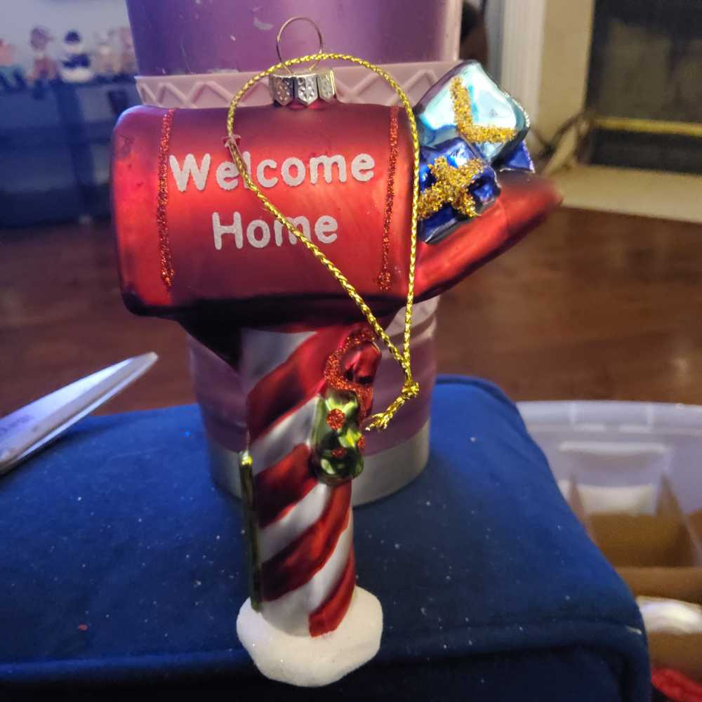 Minnie Mouse Present Ceramic 