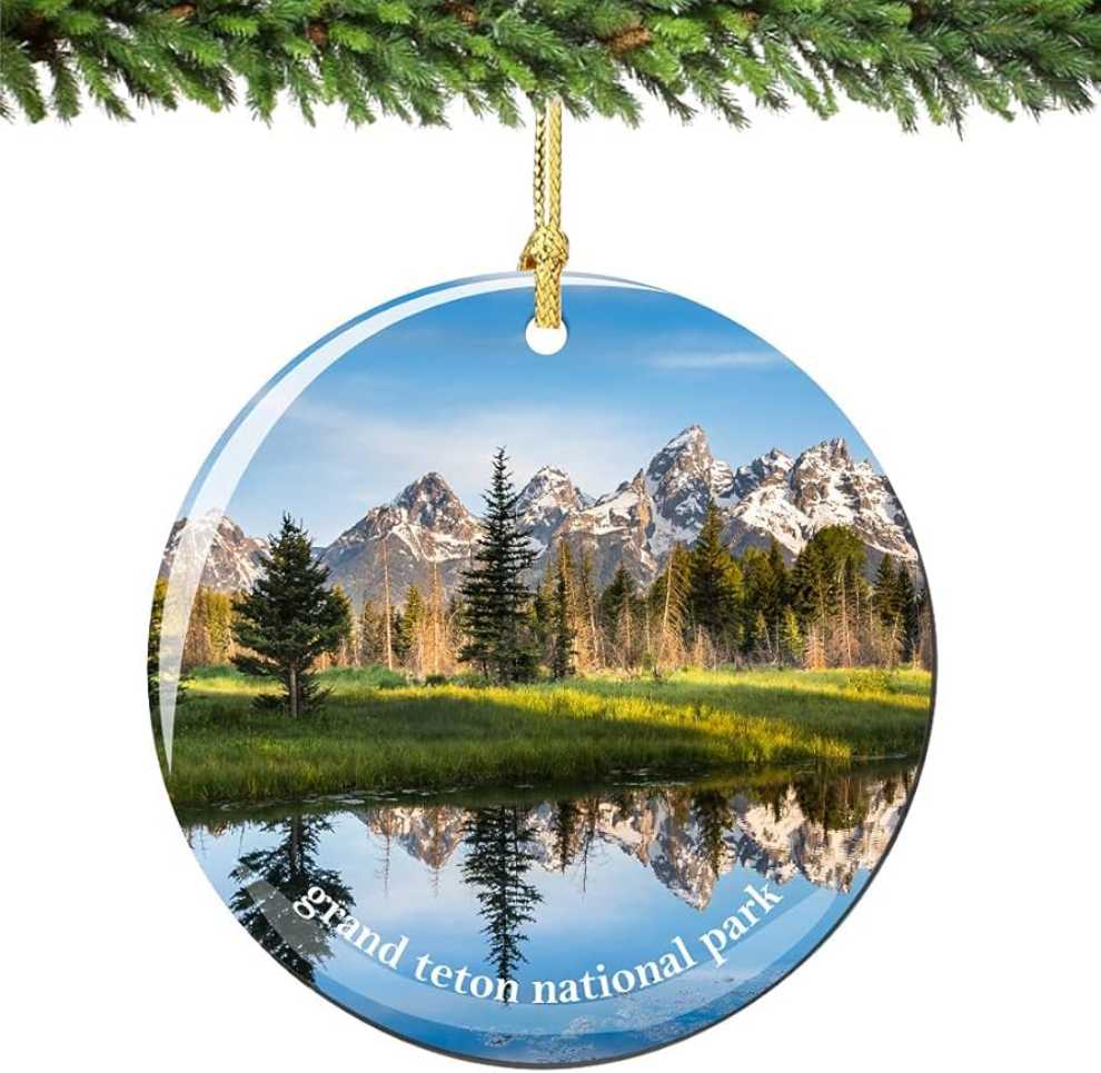 Mouse Giving A Cookie From The Cookie Jar Ornament