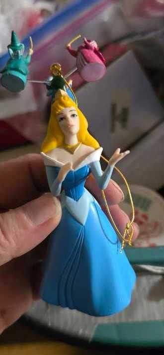 Sleeping Beauty  ornament collectible - Main Image 2