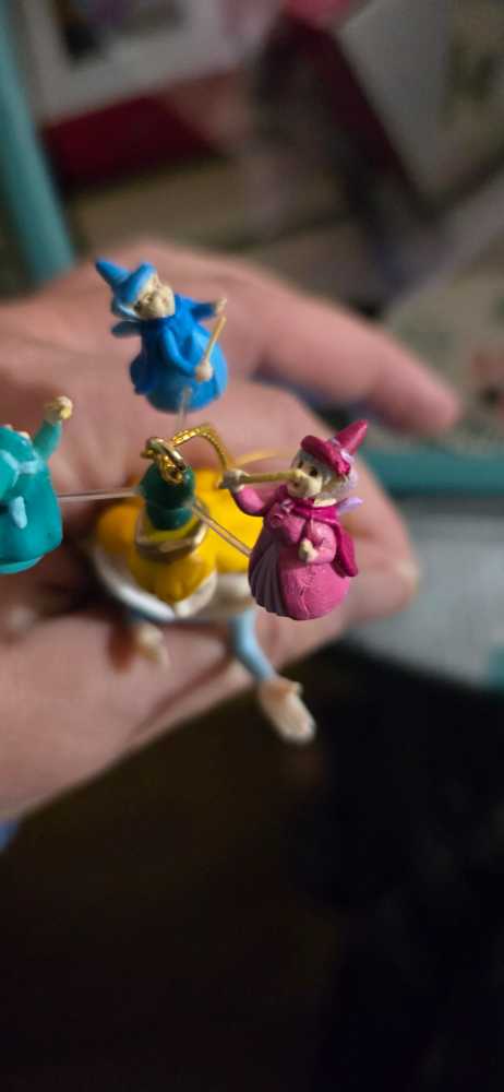 Sleeping Beauty  ornament collectible - Main Image 3