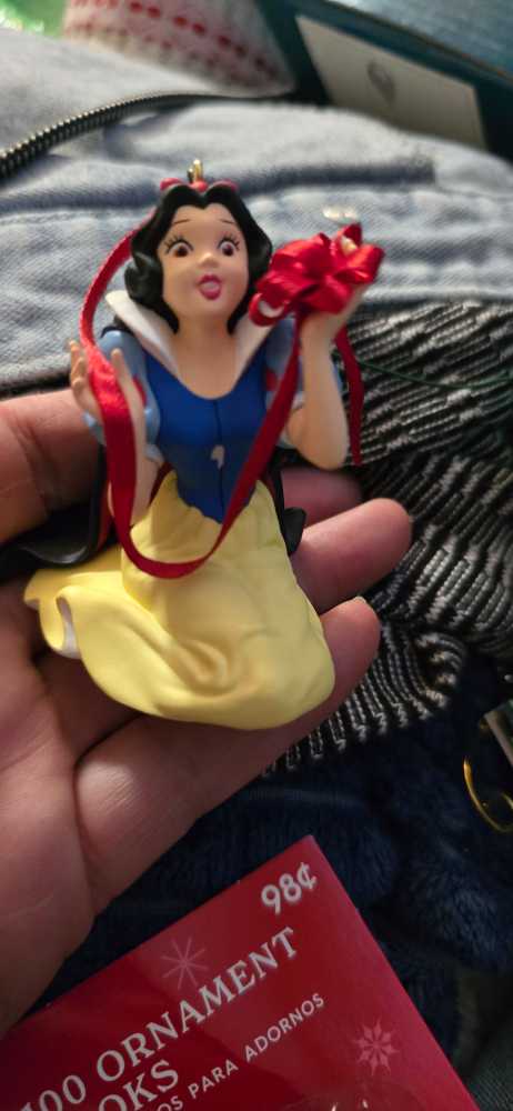 Snow White Set Of 2 Ornaments - Disney Snow White and the Seven Dwarfs (Disney) ornament collectible [Barcode 105600000181] - Main Image 3