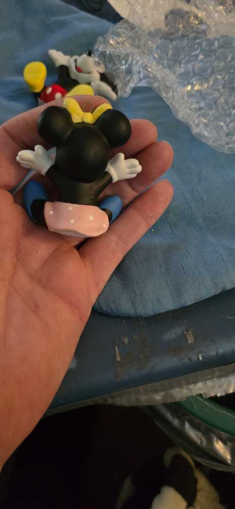 Schmid MINNIE YELLOW BOW SITTING HANDS UP  ornament collectible - Main Image 3