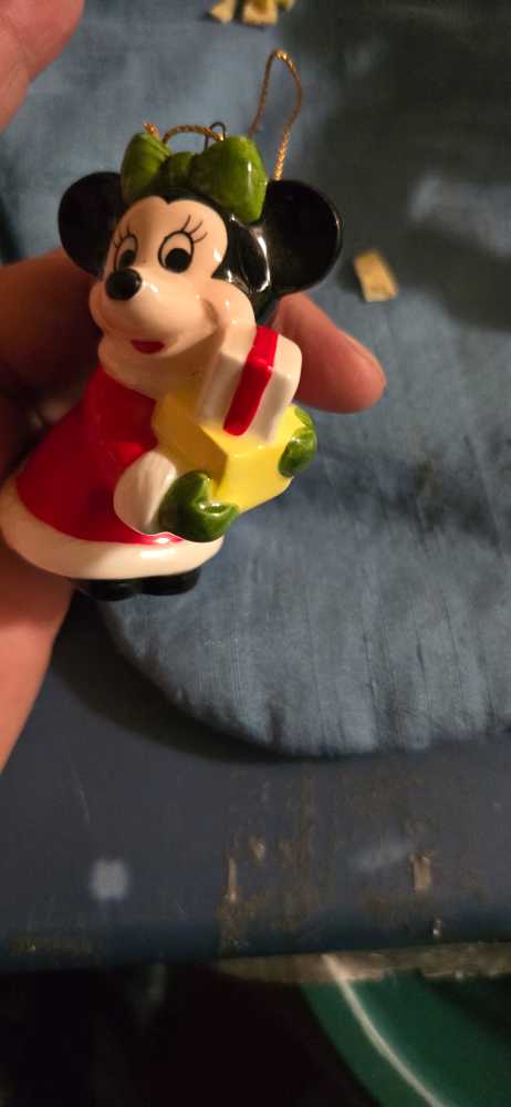 Minnie Mouse Present Ceramic   ornament collectible - Main Image 3