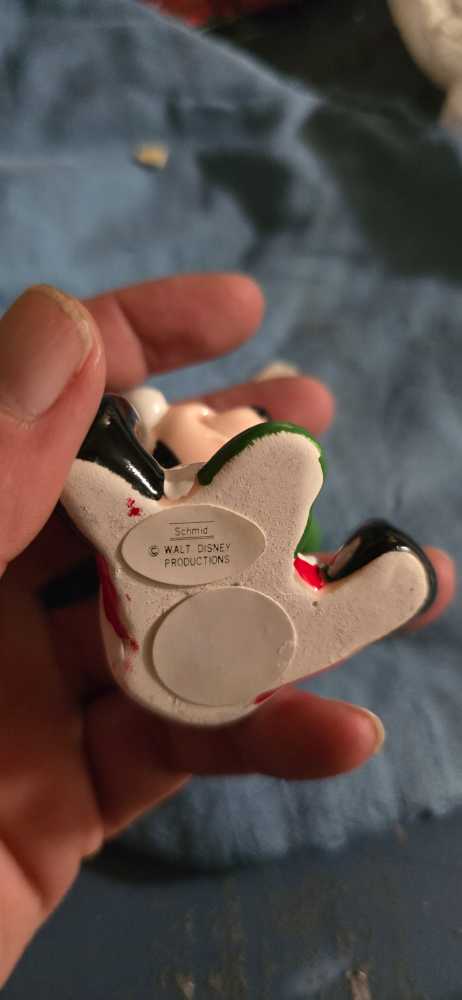 Schmid Mickey SITTING Green Gloves  ornament collectible - Main Image 3