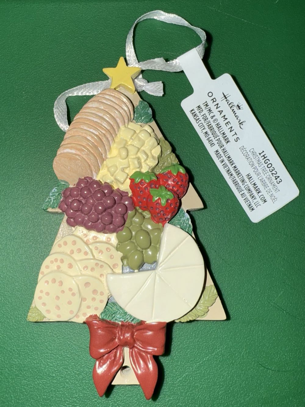 Christmas Tree Charcuterie Board - Hallmark Ornament (Kitchen, Food) ornament collectible [Barcode 661127008463] - Main Image 4
