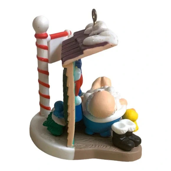 Santa’s Bath House - Santa (Ornamotion) ornament collectible - Main Image 3