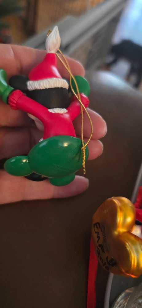 Mickey Sleding  ornament collectible - Main Image 3