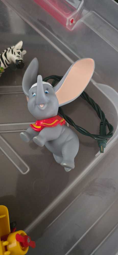 Merry Miniatures Kids! Collection Glitter Ice Skating Girl