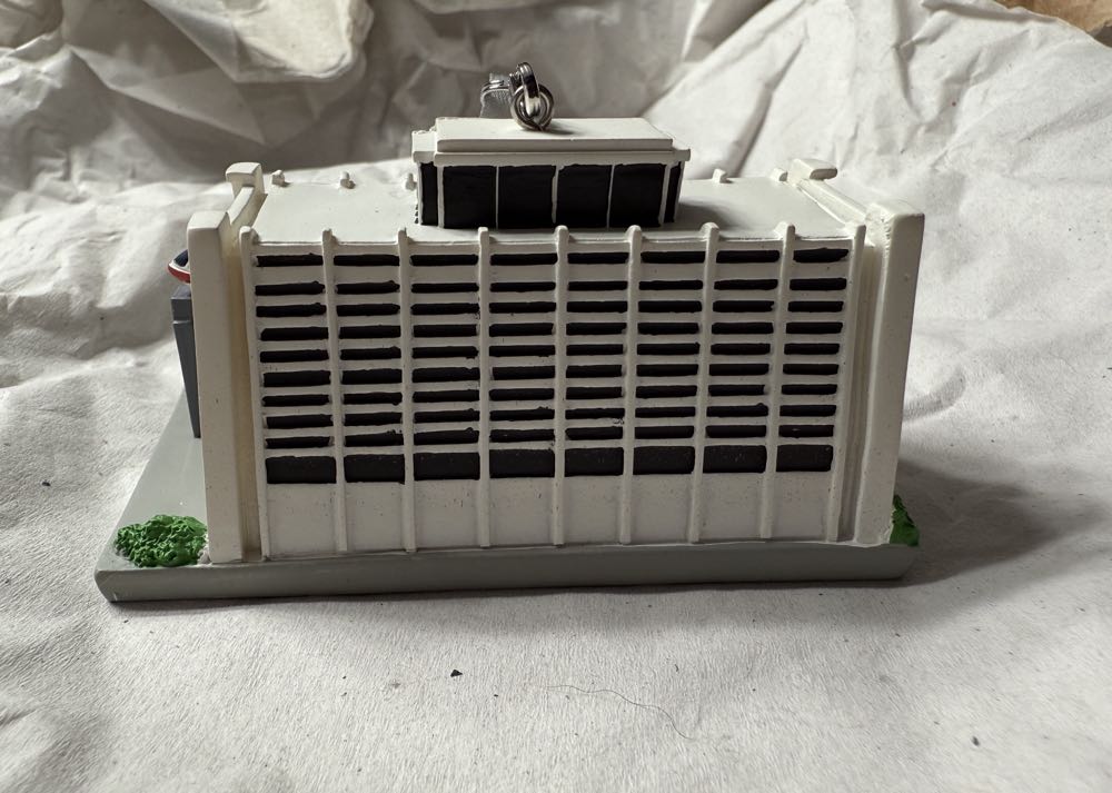 Disney 50th Contemporary Monorail Mickey And Minnie  (Disney) ornament collectible [Barcode 400939913301] - Main Image 2