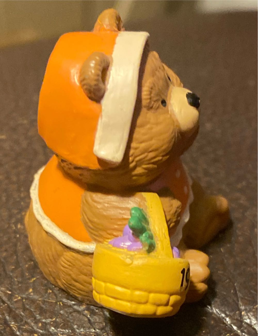 Merry Miniature 1989 Girl Pilgrim Bear With Basket - Merry Miniatures (Thanksgiving, Pilgrims, Bear) ornament collectible - Main Image 2