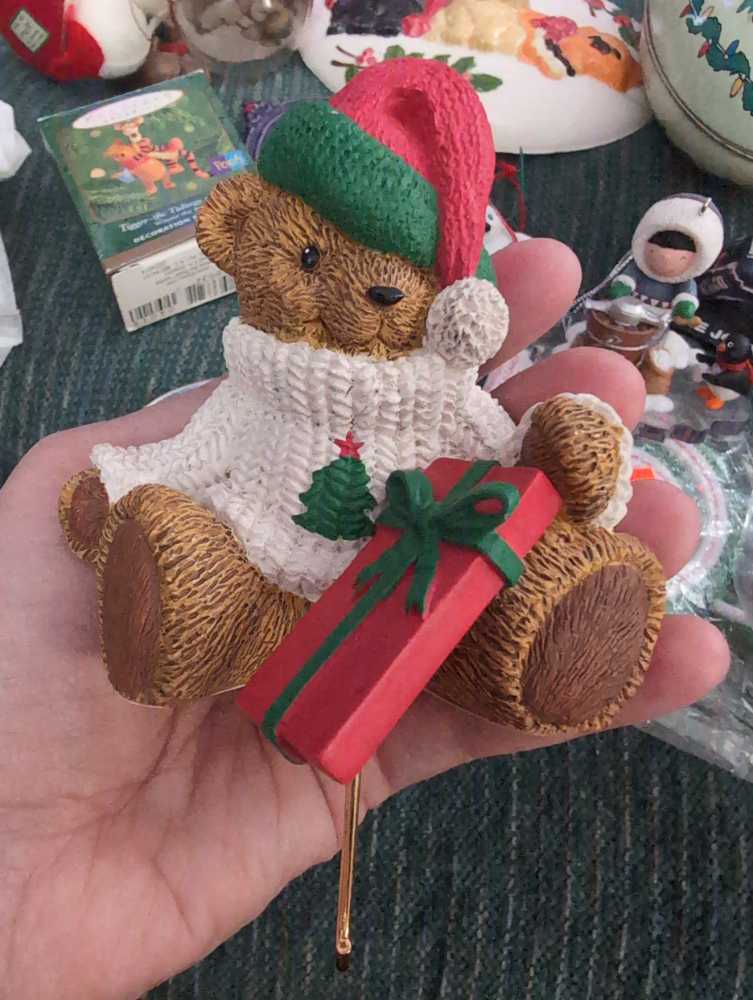 Mouse Giving A Cookie From The Cookie Jar Ornament