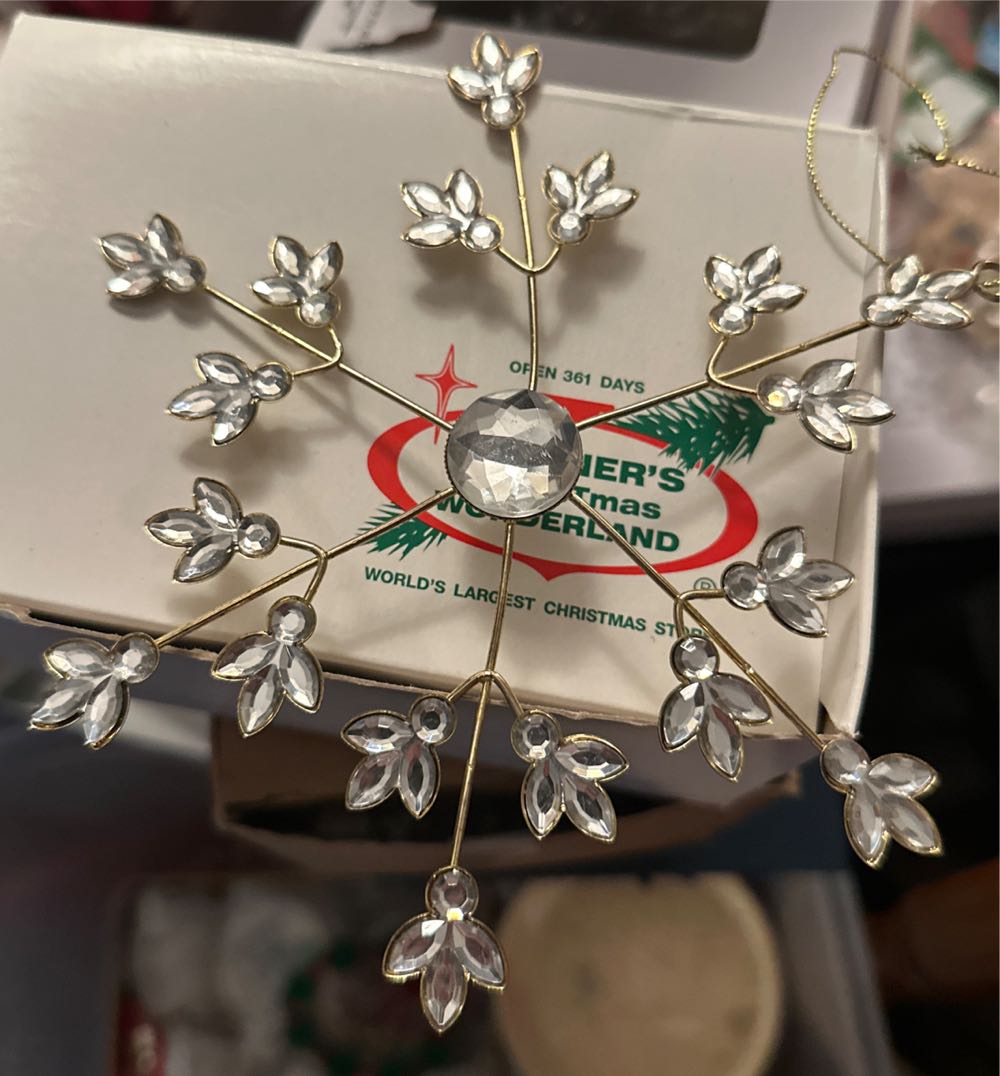 Poisoned Apple Beaded Christmas ...