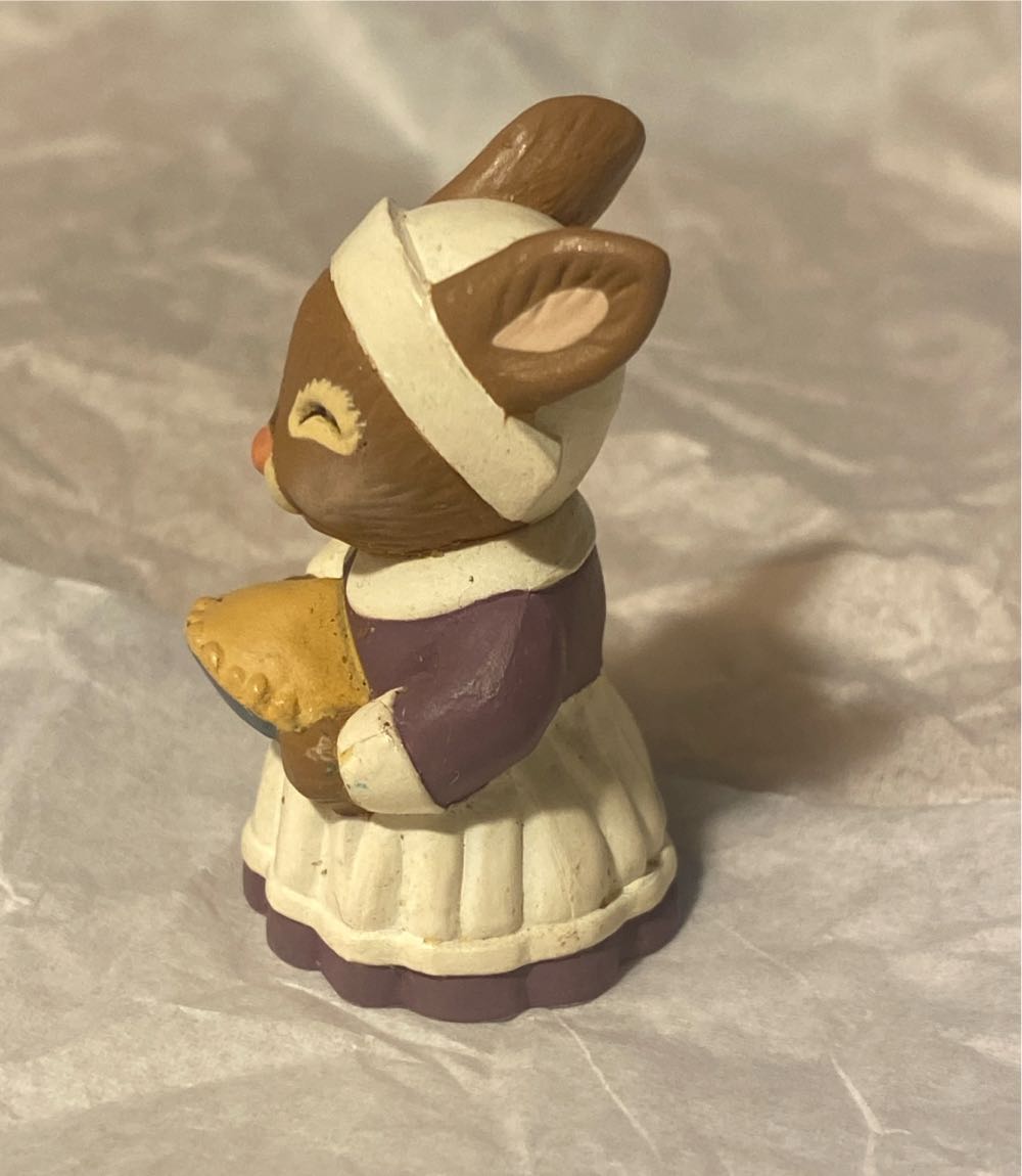 Merry Miniature Thanksgiving Pilgrim Bunny w/pie - Merry Miniatures (Thanksgiving, Pilgrim) ornament collectible - Main Image 3