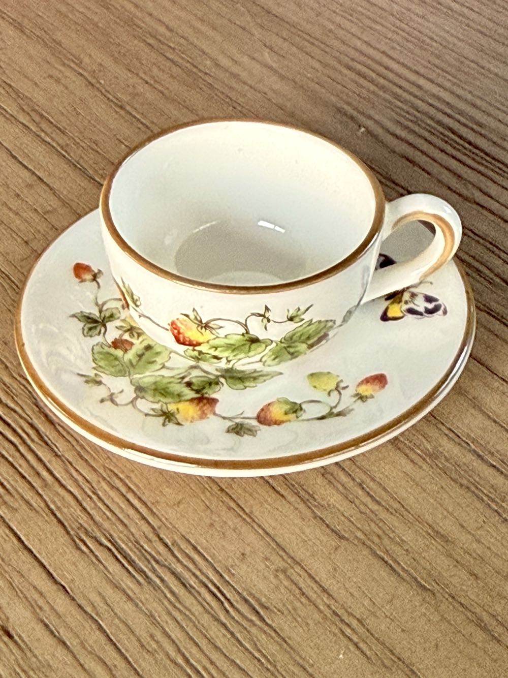 WORLD - Target Cecilia Ruiz Wood Sleigh Christmas Tree