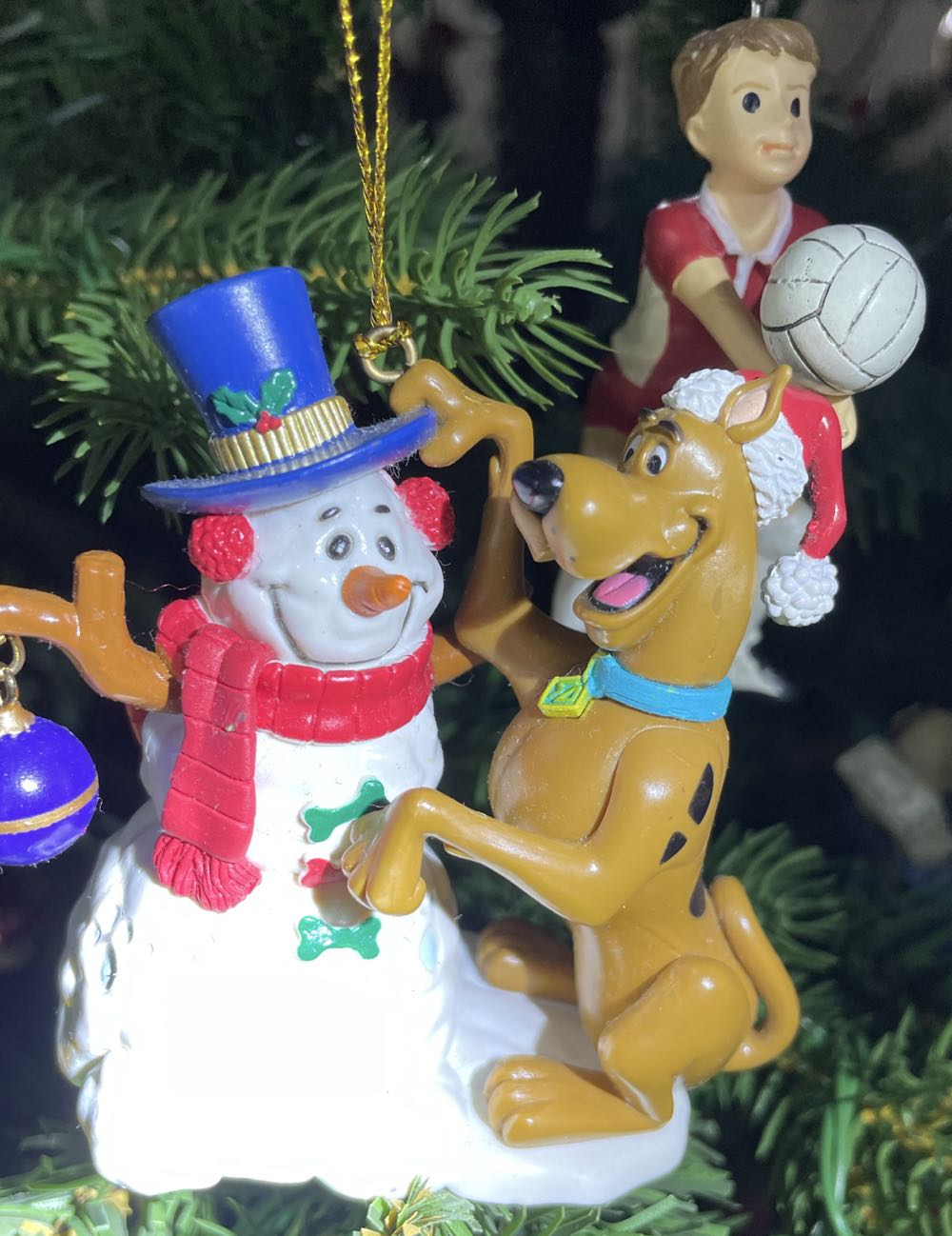 Lenox 895792 Minnie Mouse Sitting On A Gift Ornament Christmas