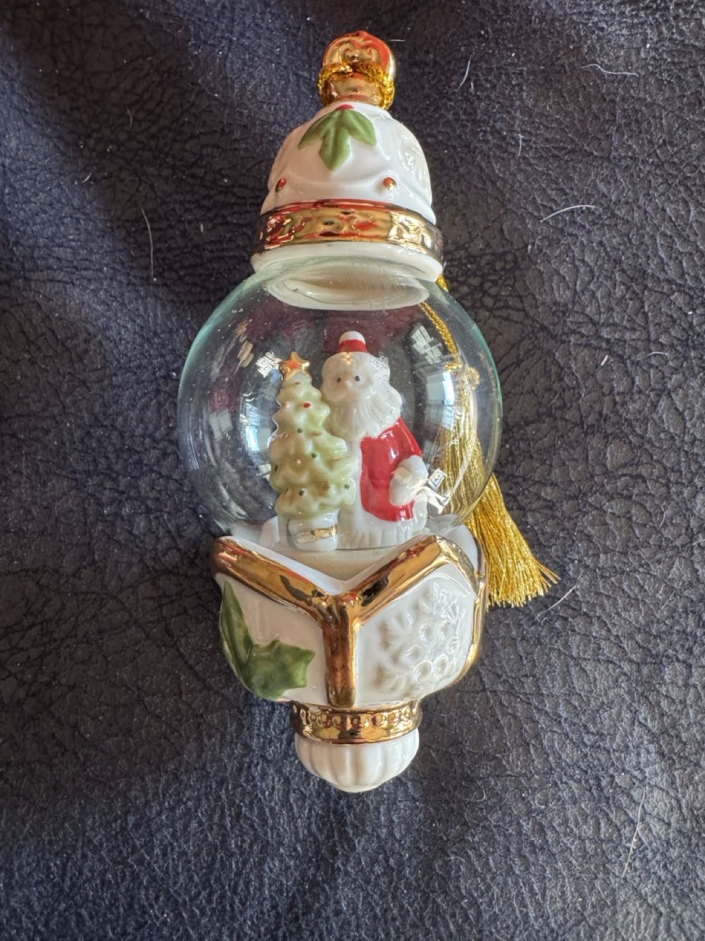 Santa Globe De  ornament collectible [Barcode 194372021777] - Main Image 2