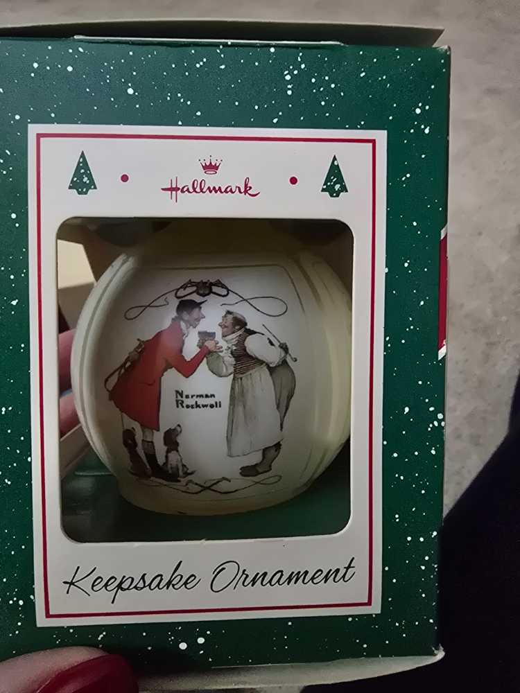 Norman Rockwell Christmas Scenes 1987  ornament collectible - Main Image 2