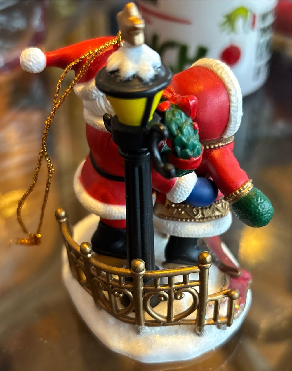 Santa & Mrs Claus Ice Skating - Retro (Santa) ornament collectible - Main Image 2