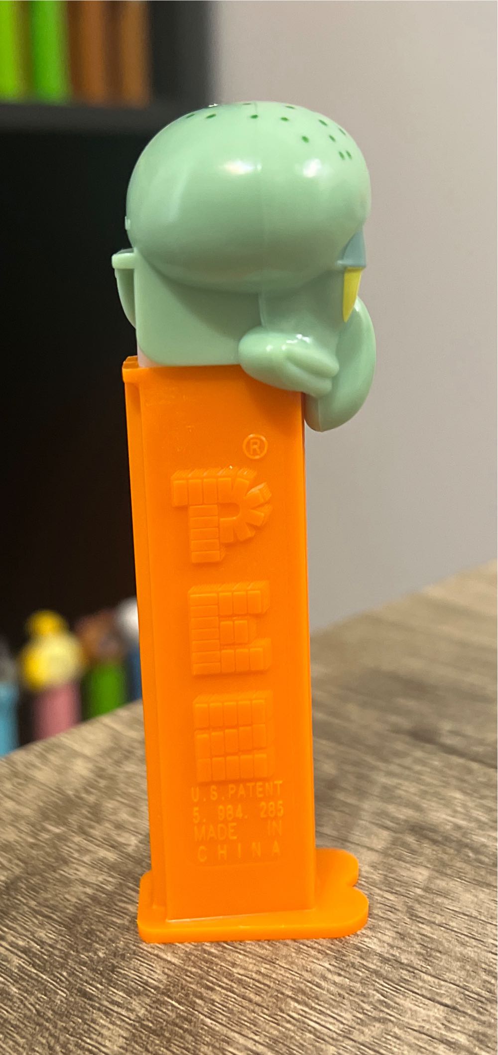 Squidward - Spongebob Squarepants pez collectible - Main Image 2