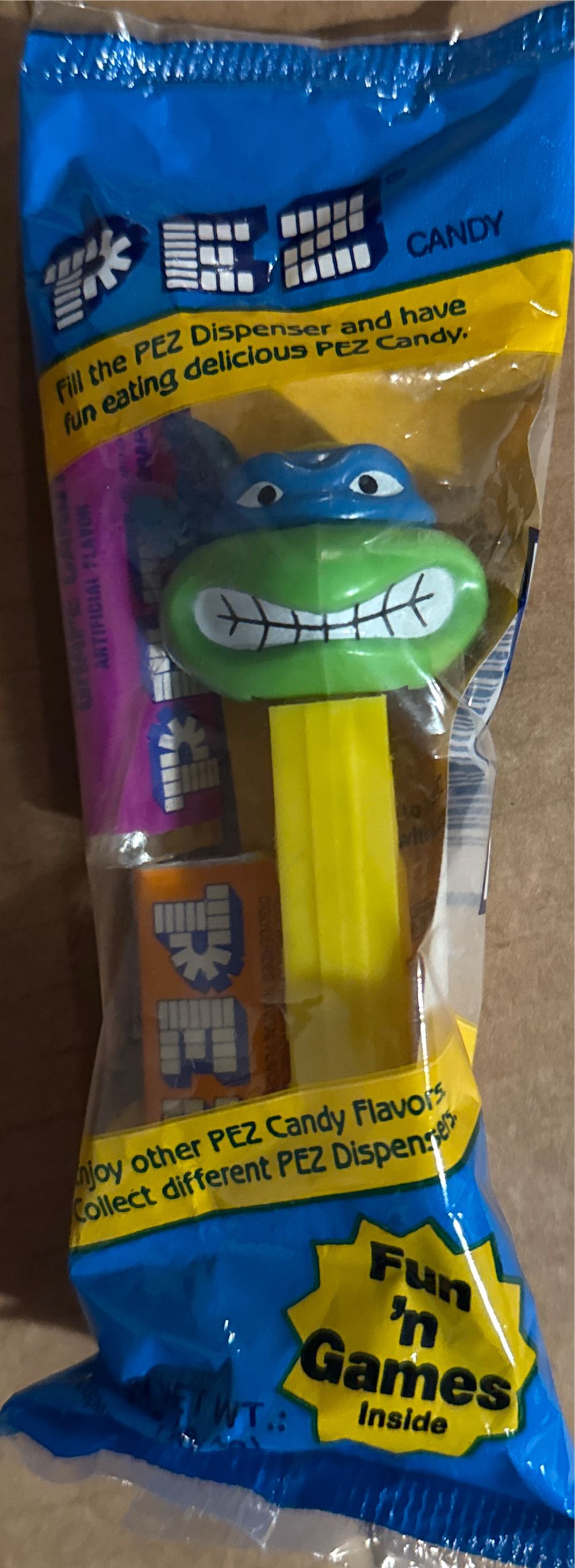 TMNT - Leonardo Angry - Yellow - China - TMNT pez collectible - Main Image 2