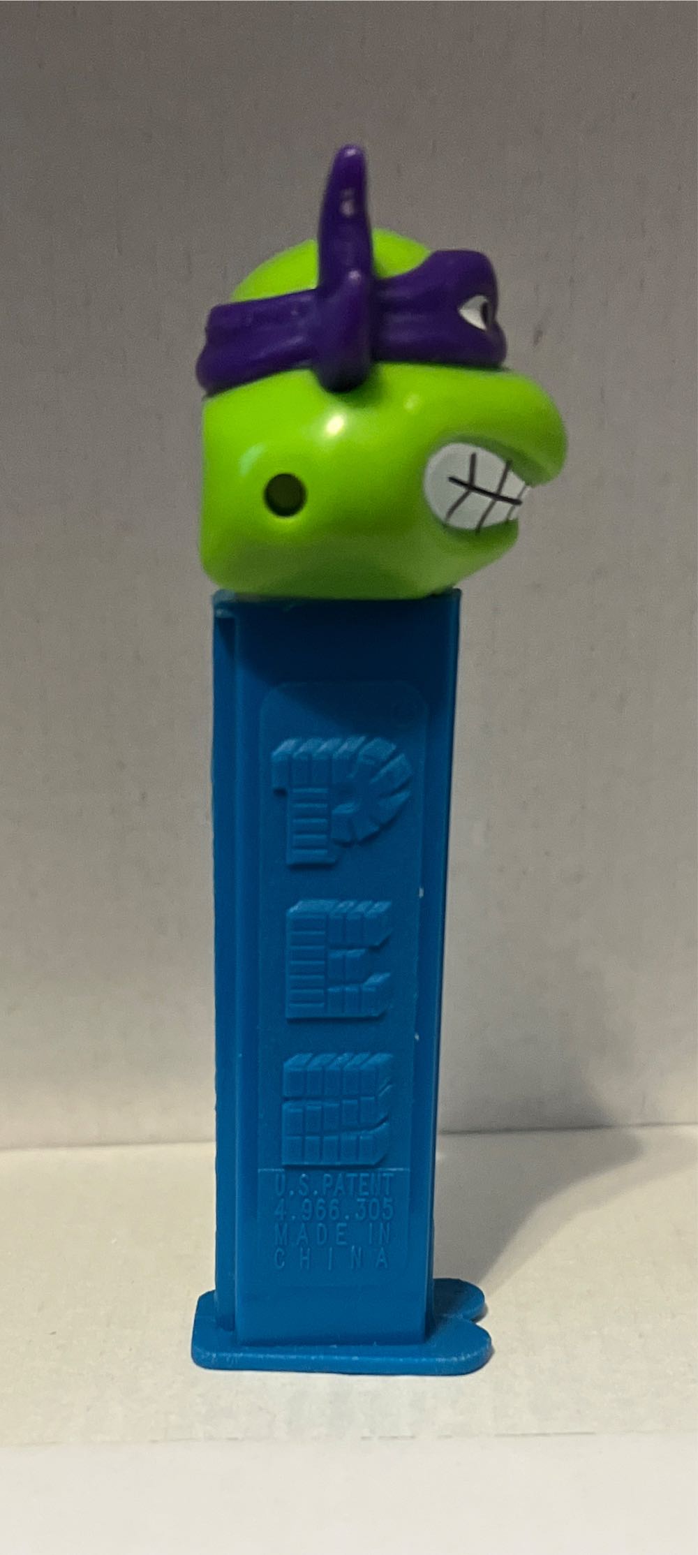 Donatello A (Angry) - Teenage Mutant Ninja Turtles pez collectible - Main Image 2