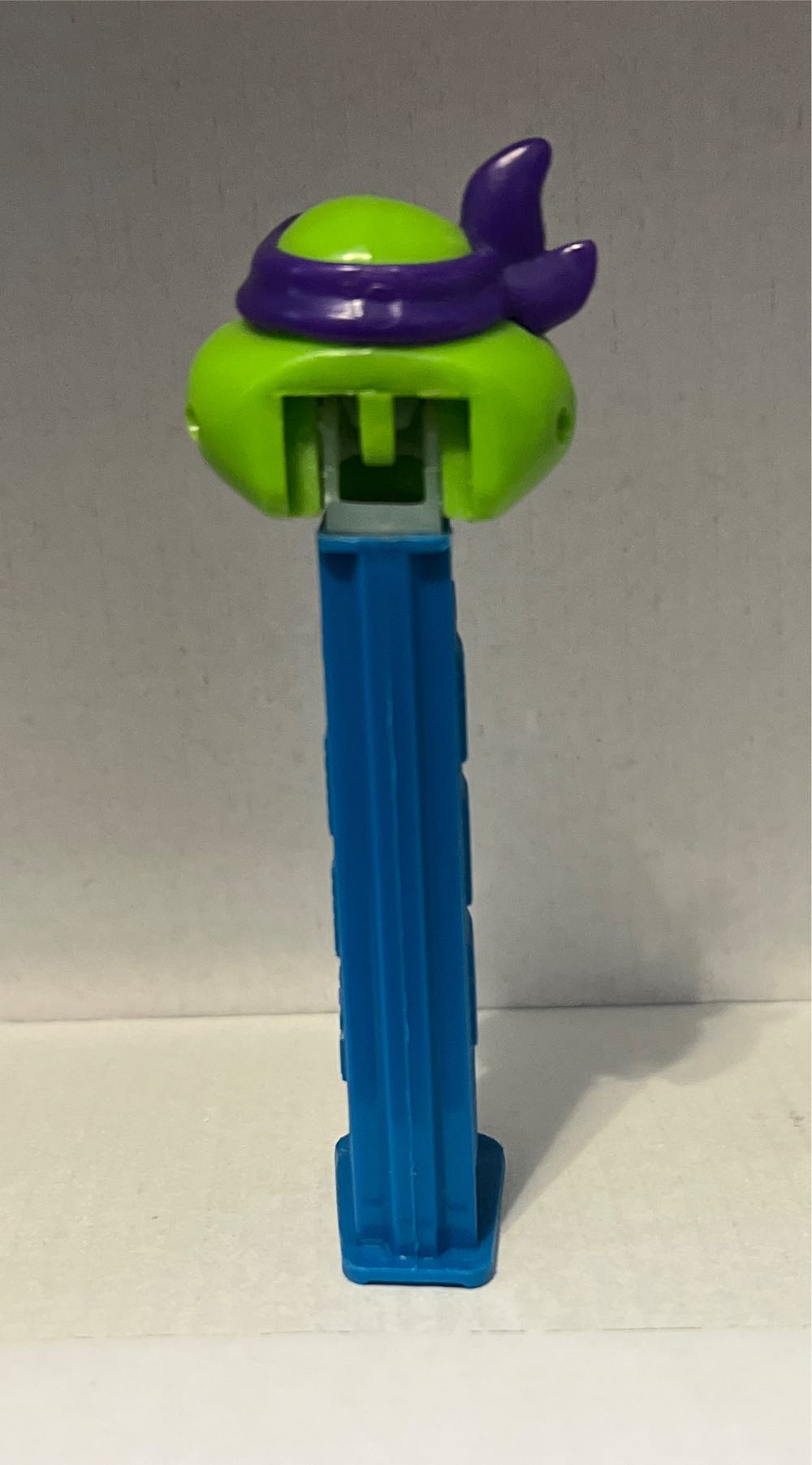 Donatello A (Angry) - Teenage Mutant Ninja Turtles pez collectible - Main Image 3