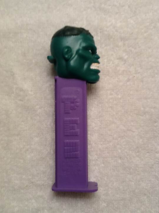 Marvel Hulk - Superheroes & Villains - 2009 pez collectible - Main Image 2