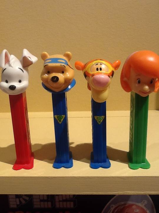 Buster - Winnie The Pooh pez collectible - Main Image 2