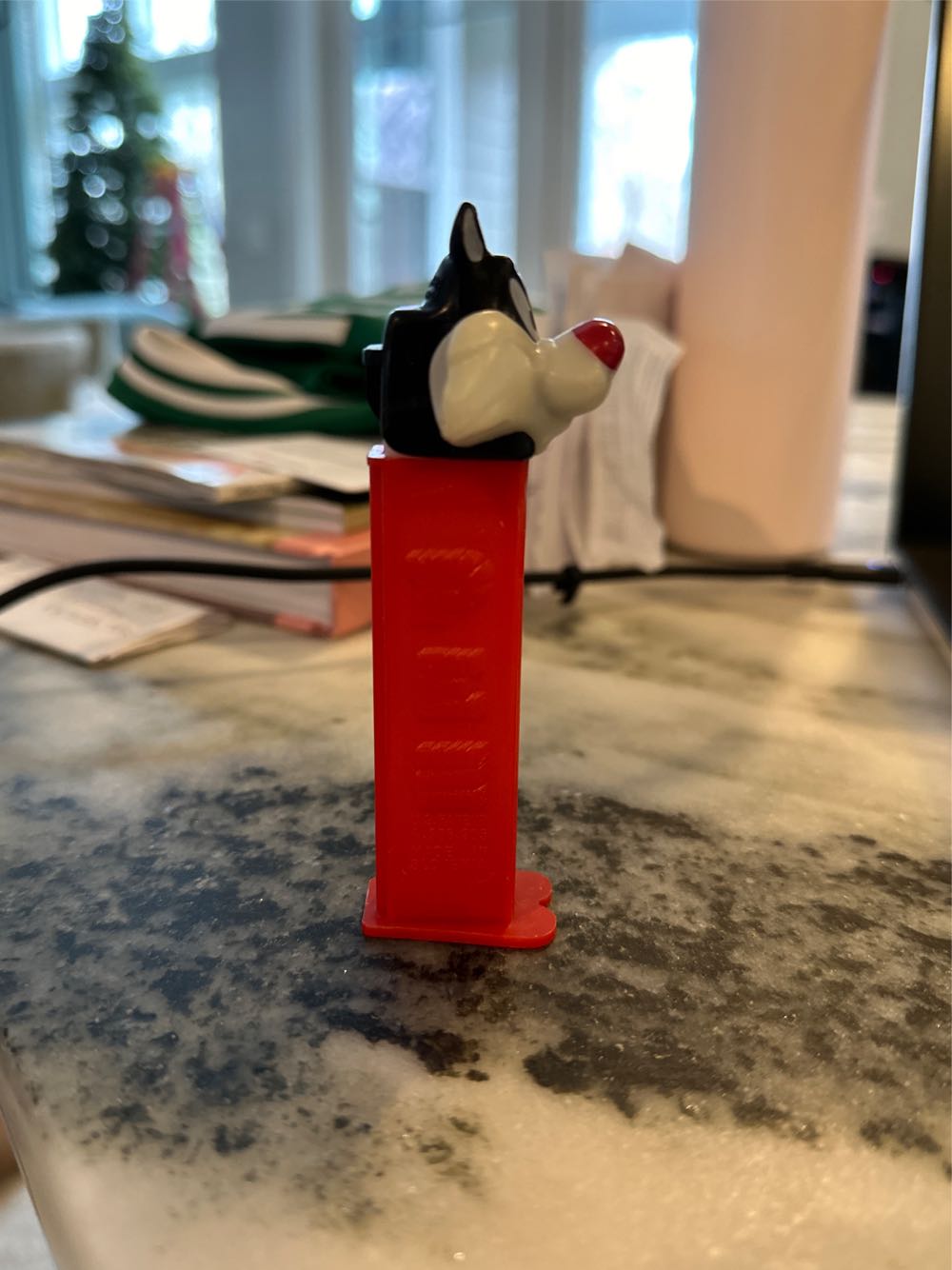 Looney Tunes - Sylvester - Looney Tunes pez collectible - Main Image 2