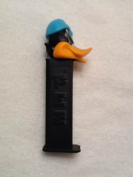 Daffy Duck In Night Cap - Cool Looney Toons pez collectible - Main Image 2