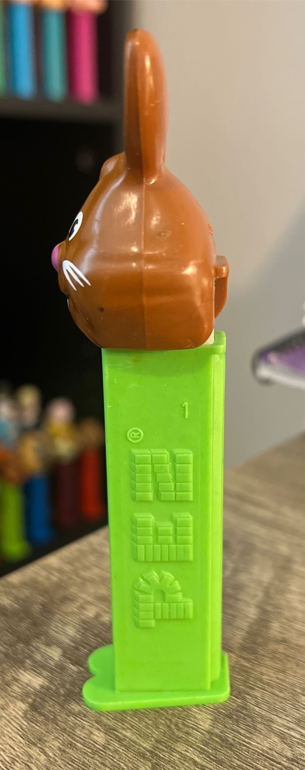 Bunny E - Easter pez collectible - Main Image 3