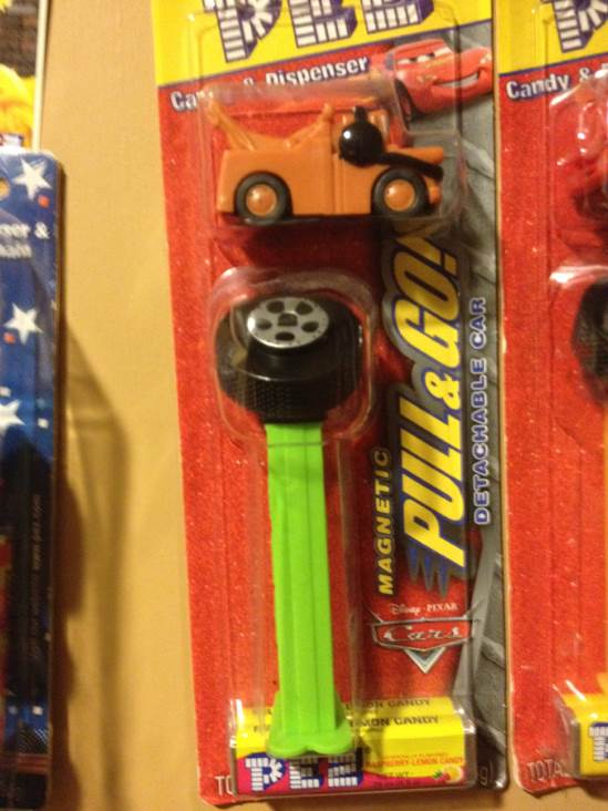 Mater Pull & Go - Disney’s World of Cars pez collectible - Main Image 2