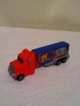 Du Pont Motorsports Truck - Trucks pez collectible - Main Image 1