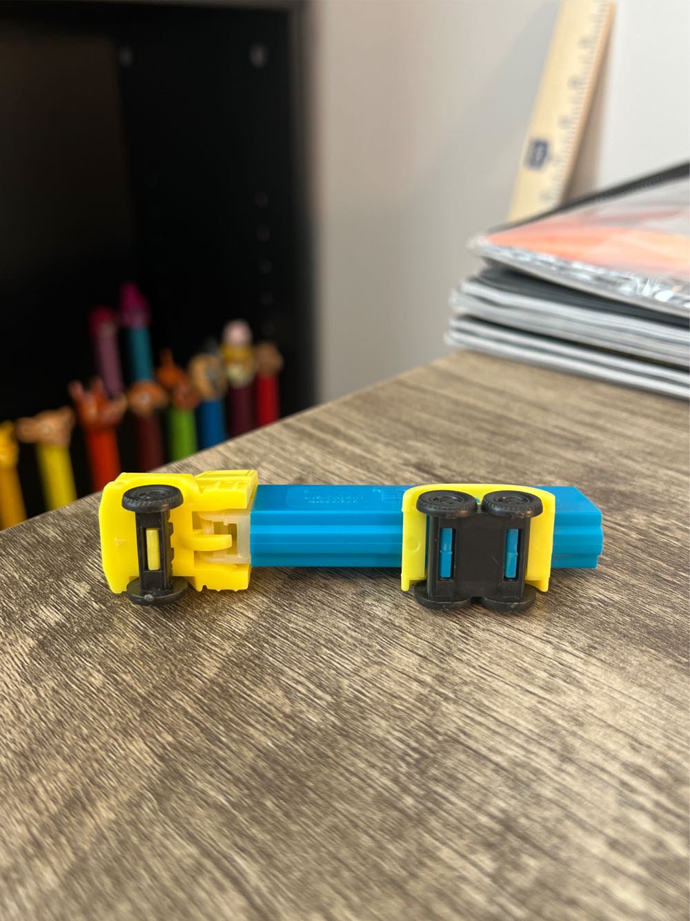 Truck D R2 Blue/Green  - PEZ Originals pez collectible - Main Image 3