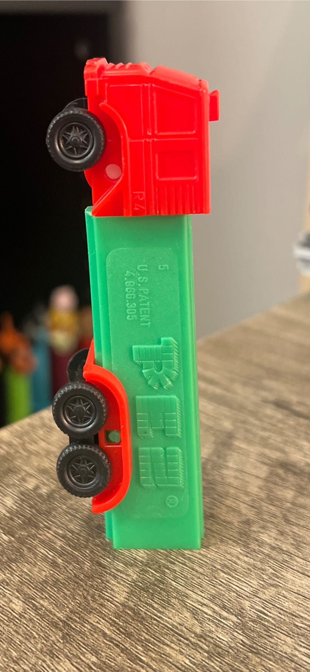 Truck D R4 Yellow/Red - PEZ Originals pez collectible - Main Image 2