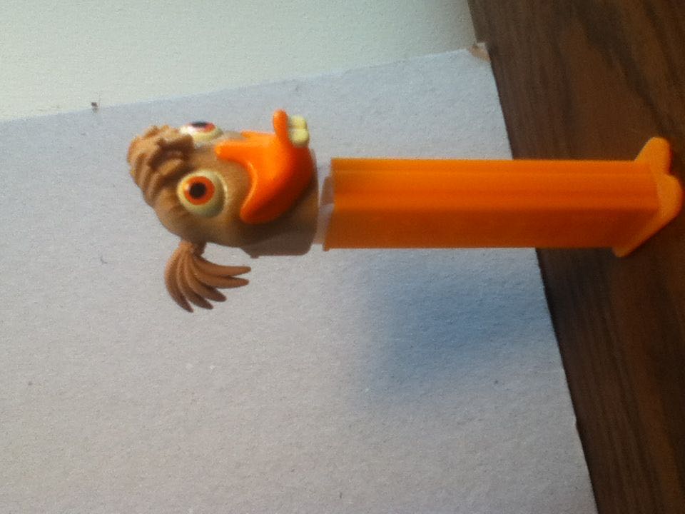 DO NOT HAVE Chicken Little - Abby - Disney Chicken Little pez collectible - Main Image 2