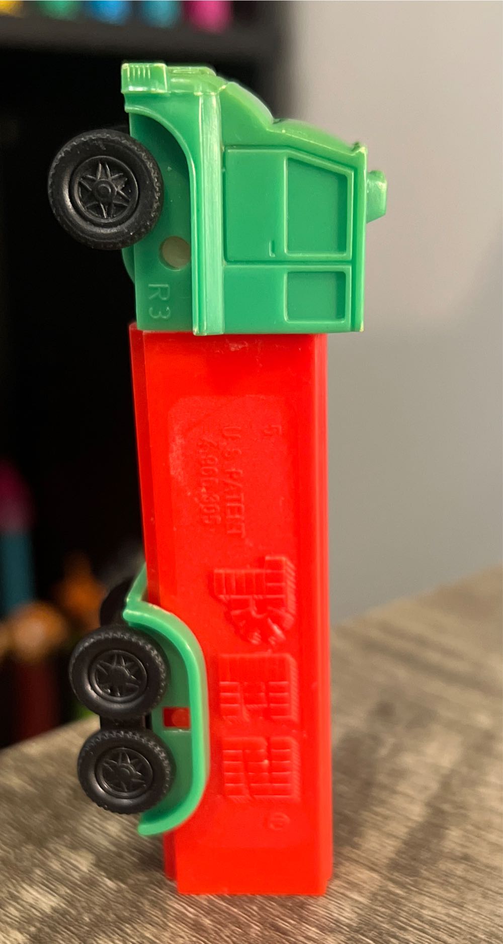 Truck D R3 Red/Blue  - PEZ Originals pez collectible - Main Image 2