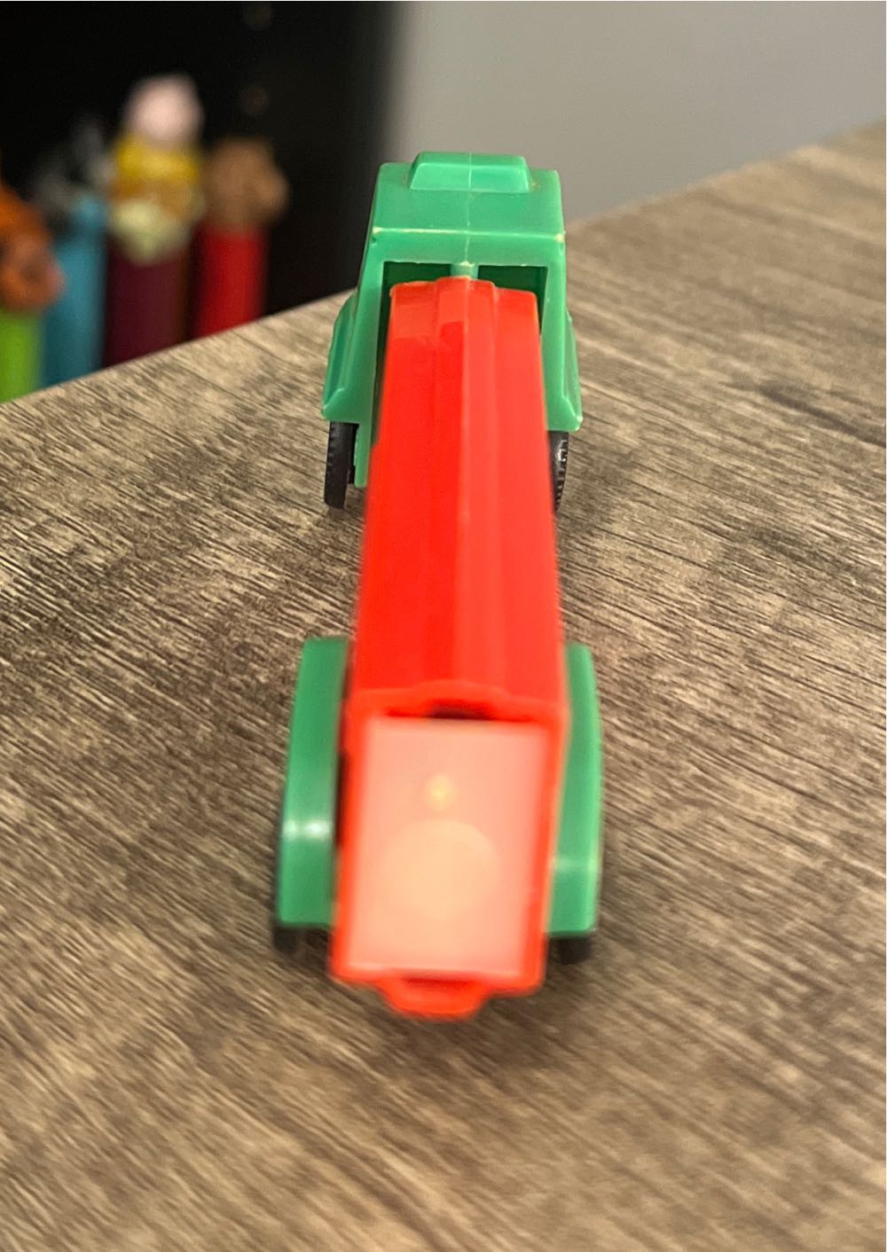 Truck D R3 Red/Blue  - PEZ Originals pez collectible - Main Image 4