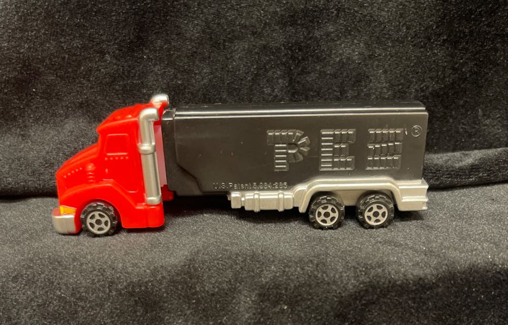 Truck E Smoke Stacks Red/Black - Trucks pez collectible - Main Image 4
