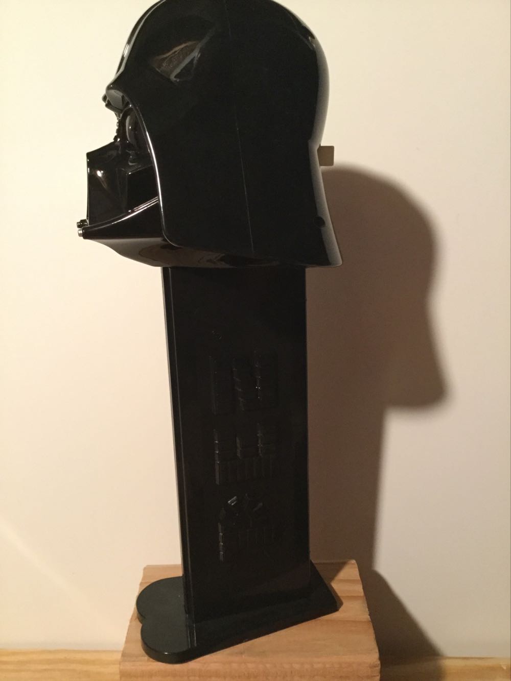 Darth Vader - Disney - Star Wars pez collectible - Main Image 2