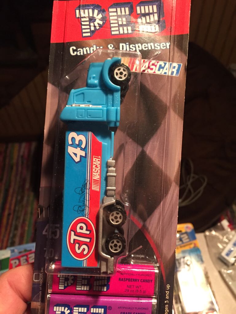 Nascar Truck #43 - Nascar pez collectible - Main Image 2