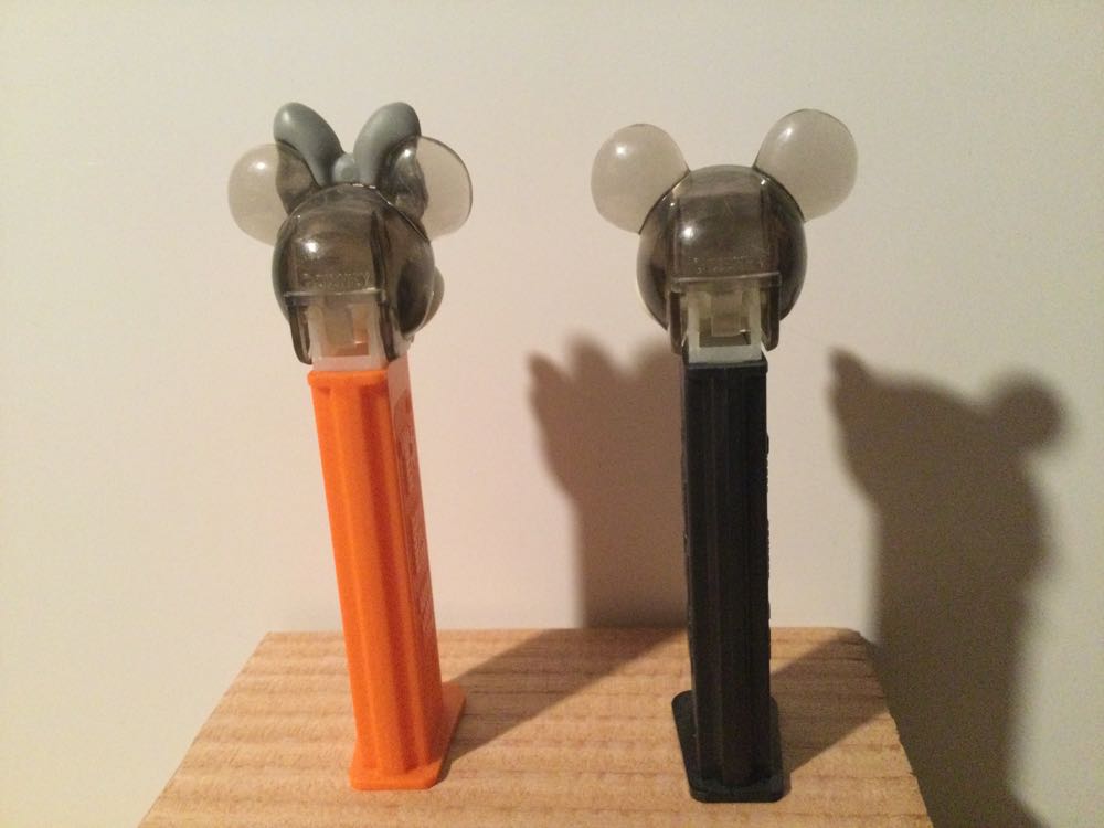 Mickey And Minnie Mouse Crystal Black And White - Disney pez collectible - Main Image 3