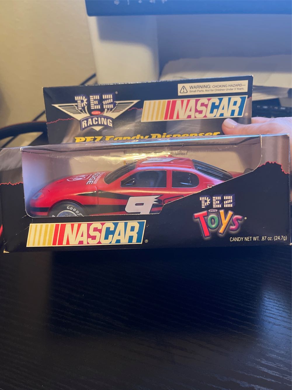 Nascar #9 - Nascar Pull And Go pez collectible - Main Image 3
