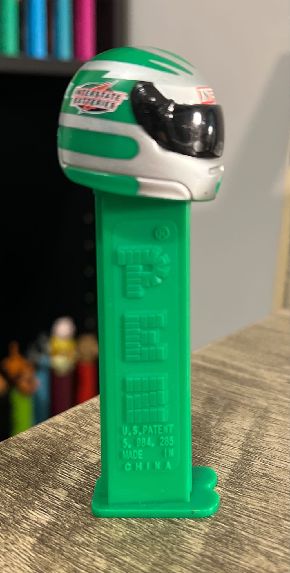 Nascar - Bobby LaBonte - Interstate Batteries - Nascar pez collectible - Main Image 3