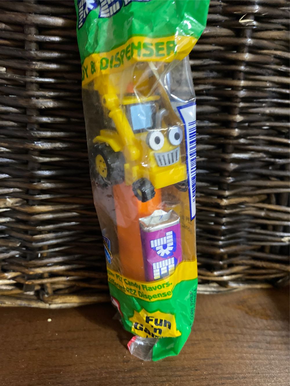 Scoop - Bob The Builder pez collectible - Main Image 2